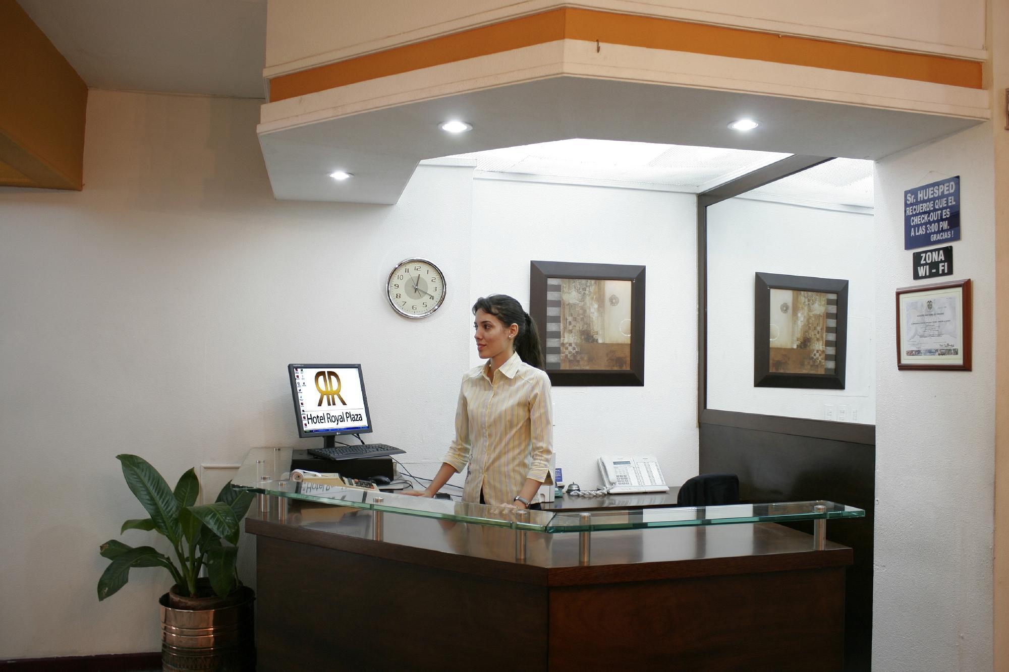 Hotel Royal Plaza カリ エクステリア 写真